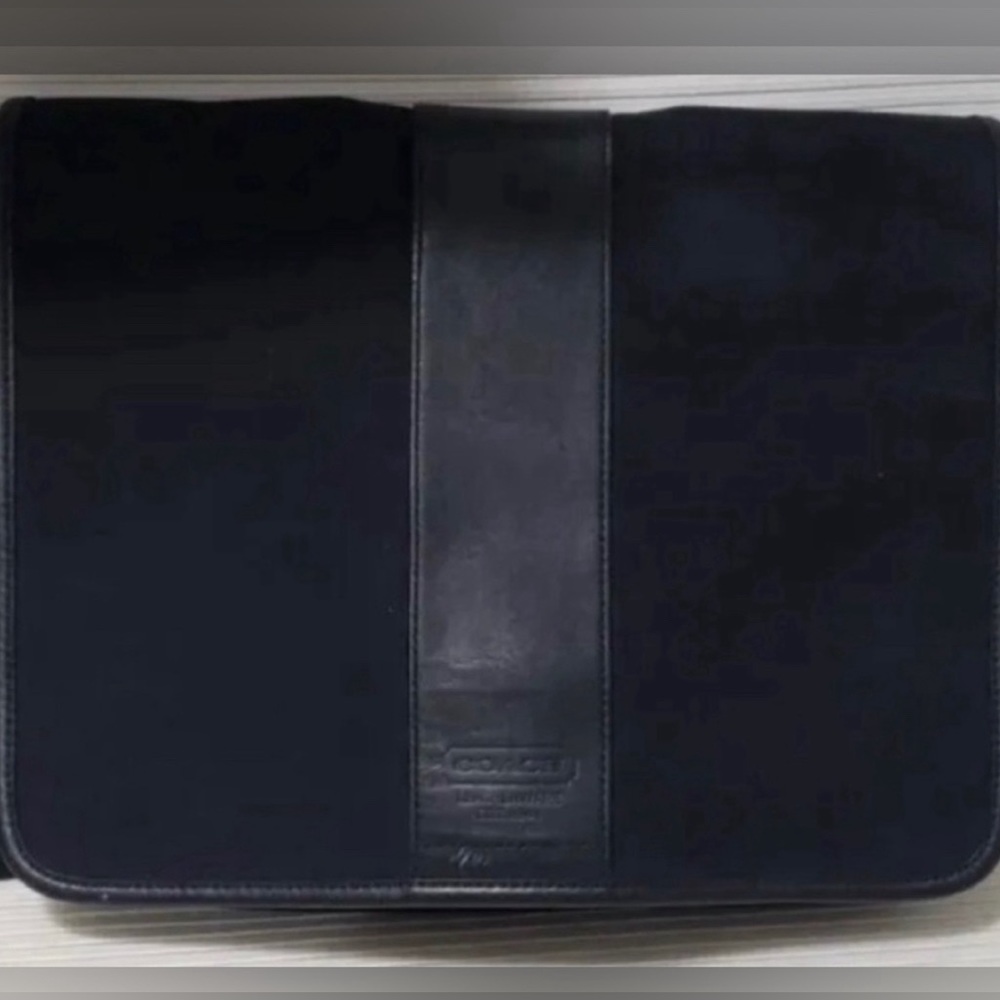 Coach -Messenger Bag 6411 -Commuter Bag -Black-Coach "Leatherware C25-6411' Bag.